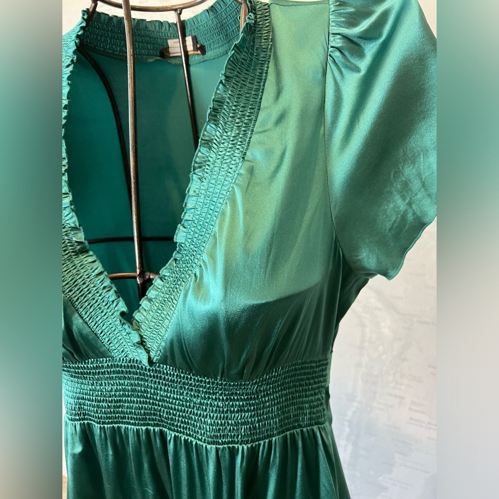 New BCBG Max Azria Green Silk Dress Cap Sleeves L - Picture 6 of 6